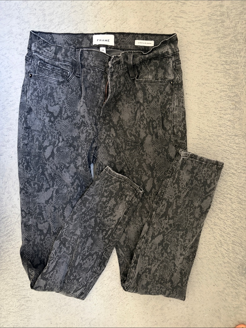 Frame Denim Black & Gray Snake-Print Skinny Jeans